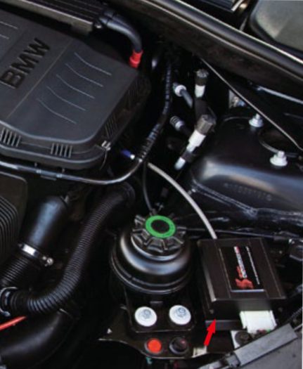Kit de inyección agua-metanol Boost Cooler instalado en vano motor